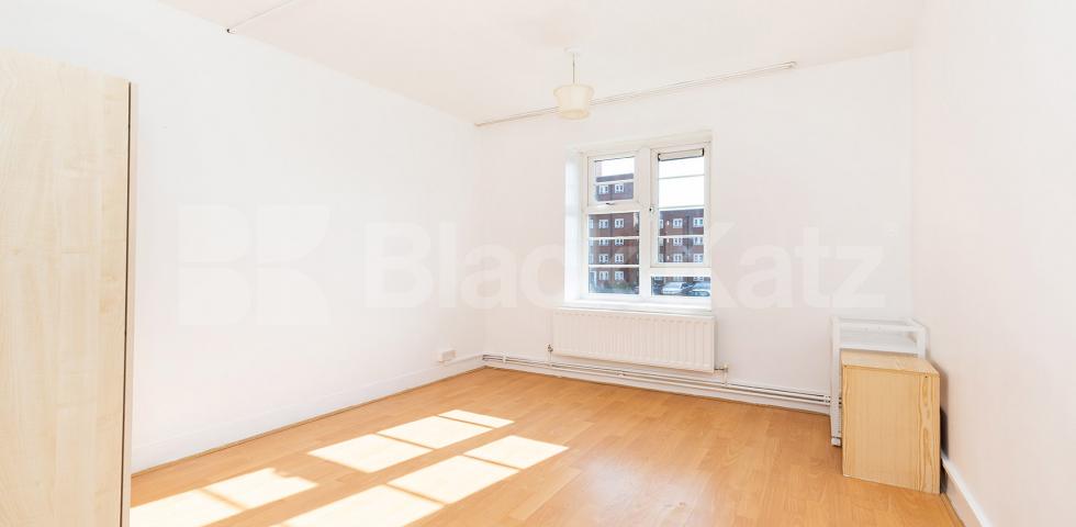 			3 Bedroom, 1 bath, 1 reception Flat			 Castlehaven Road, Camden